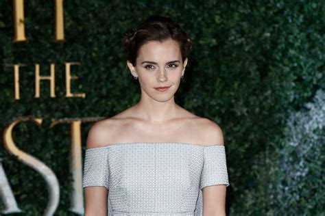 hermione nsfw|Emma Watson goes topless for candid Vanity Fair photos and。